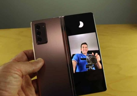 三星Galaxy Z Fold 3出色的前置摄像头