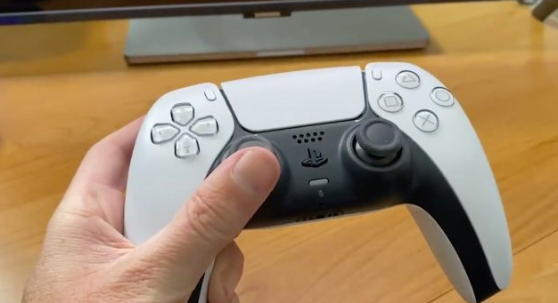 iFixit解决了索尼PS5 DualSense控制器问题