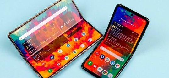 三星将为移动世界的多家公司生产柔性OLED显示器